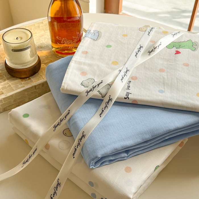 91家纺网 家纺一手货源 找家纺 一比一家纺 2025新款全棉母婴级抗菌有氧全棉双层纱亲肤全棉小清新印花三件套四件套 恐龙派对