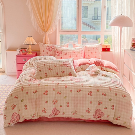 91家纺网 家纺一手货源 找家纺 （总）斯卡诺家纺 2025新款小清新加厚高克重牛奶绒泡泡四件套网红直播爆款