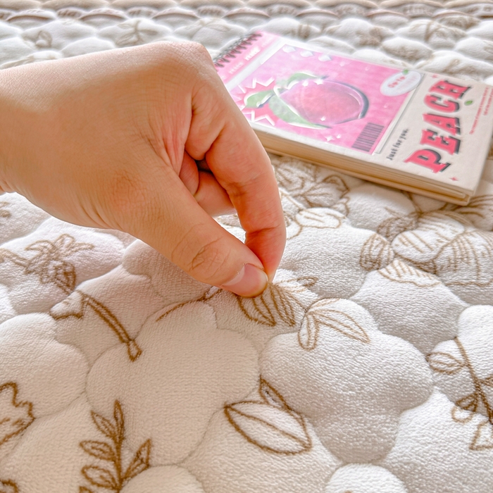 91家纺网 家纺一手货源 找家纺 慕尚家纺 2025牛奶绒床盖床褥被套三件套四件套 床垫-安逸