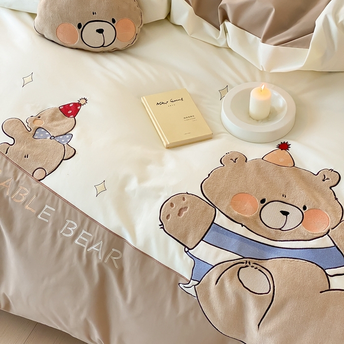 91家纺网 家纺一手货源 找家纺 朗莎家纺 2024新款卡通系列磨毛五件套 贝贝熊