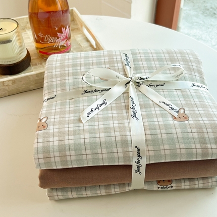 91家纺网 家纺一手货源 找家纺 一比一家纺 2025新款全棉母婴级抗菌有氧全棉双层纱亲肤全棉小清新印花三件套四件套 极简主义