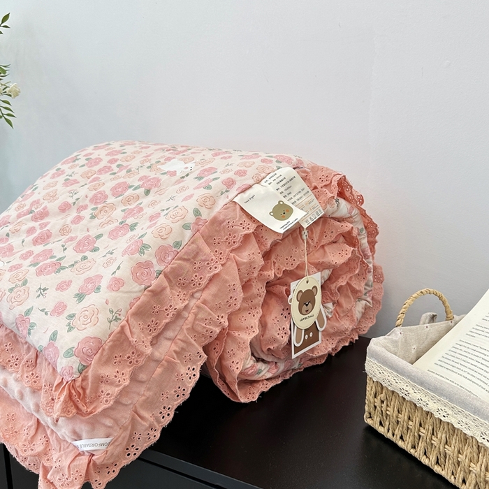 91家纺网 家纺一手货源 找家纺 佰织鑫家居 2024新款全棉法式花边懒人豆豆被 爱情故事