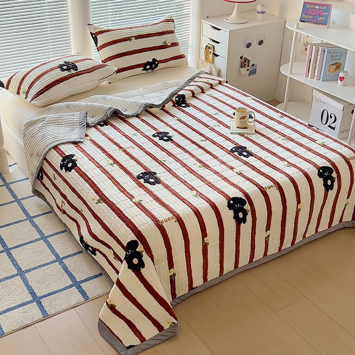 91家纺网 家纺一手货源 找家纺 美梦家纺 2024新款牛奶绒简单款夹棉床盖三件套 哈基米红