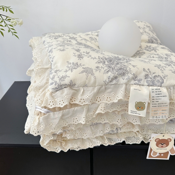 91家纺网 家纺一手货源 找家纺 佰织鑫家居 2024新款全棉法式花边懒人豆豆被 赫本