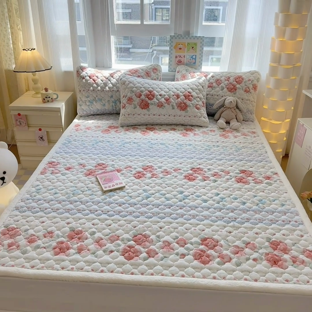 91家纺网 家纺一手货源 找家纺 慕尚家纺 2025牛奶绒床盖床褥被套三件套四件套 床垫-花美