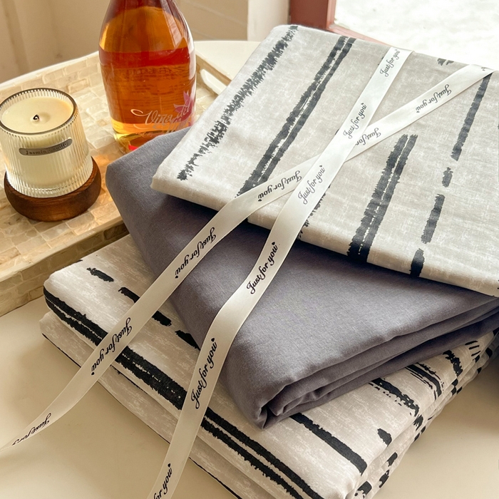 91家纺网 家纺一手货源 找家纺 一比一家纺 2025新款全棉母婴级抗菌有氧全棉双层纱亲肤全棉小清新印花三件套四件套 凯伦