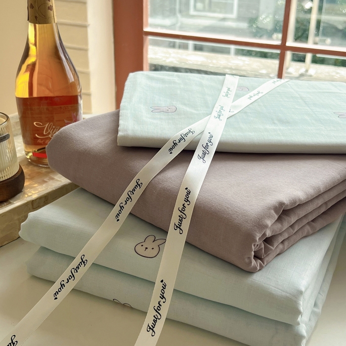 91家纺网 家纺一手货源 找家纺 一比一家纺 2026新款全棉母婴级抗菌有氧全棉双层纱亲肤全棉小清新印花三件套四件套 彼得兔