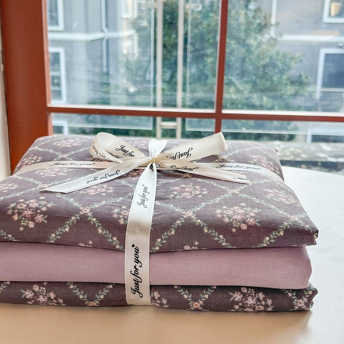 91家纺网 家纺一手货源 找家纺 一比一家纺 2025新款全棉母婴级抗菌有氧全棉双层纱亲肤全棉小清新印花三件套四件套 花郁悠然