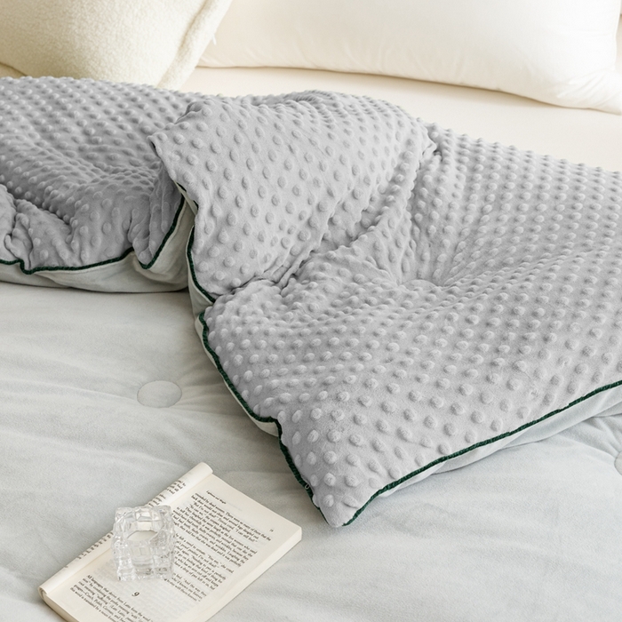 91家纺网 家纺一手货源 找家纺 凉百百 2024新款豆豆绒被芯系列 灰