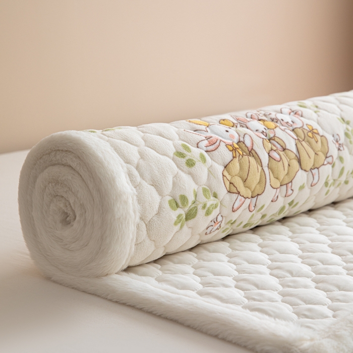 91家纺网 家纺一手货源 找家纺 慕尚家纺 2025牛奶绒床盖床褥被套三件套四件套 床垫-花园兔