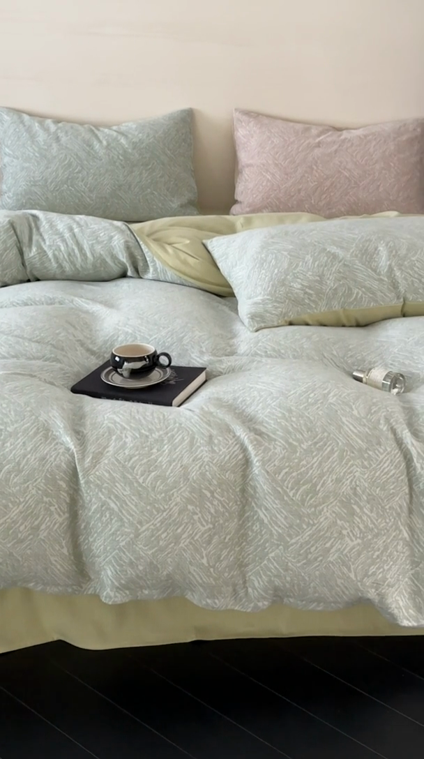 91家纺网 家纺一手货源 找家纺 梦享生活家居 2024新款色织三层提花墨尔本系列四件套 墨尔本浅绿