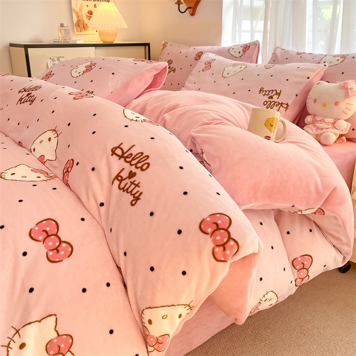 91家纺网 家纺一手货源 找家纺 星座家纺 2025新款三丽鸥小版牛奶绒四件套 蝴蝶结KT猫粉