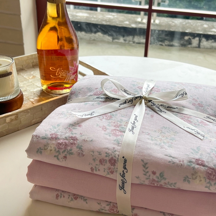 91家纺网 家纺一手货源 找家纺 一比一家纺 2025新款全棉母婴级抗菌有氧全棉双层纱亲肤全棉小清新印花三件套四件套 丽莎