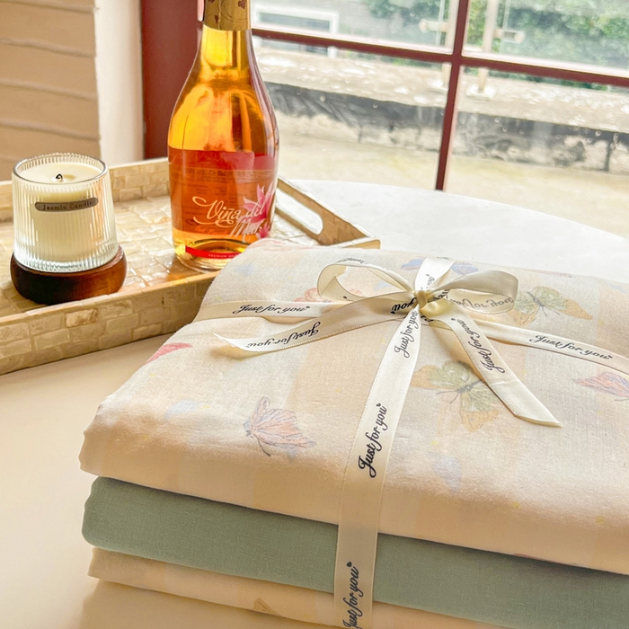 91家纺网 家纺一手货源 找家纺 一比一家纺 2025新款全棉母婴级抗菌有氧全棉双层纱亲肤全棉小清新印花三件套四件套 蝶舞