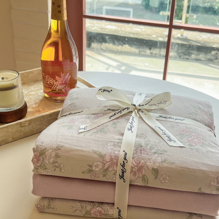 91家纺网 家纺一手货源 找家纺 一比一家纺 2025新款全棉母婴级抗菌有氧全棉双层纱亲肤全棉小清新印花三件套四件套 莱茵茶桂