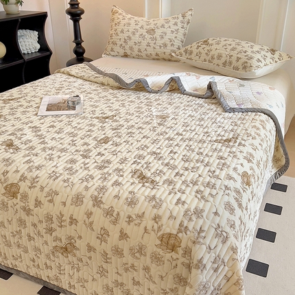 91家纺网 家纺一手货源 找家纺 （总）美梦家纺 2024新款牛奶绒简单款夹棉床盖三件套