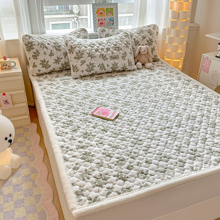 91家纺网 家纺一手货源 找家纺 慕尚家纺 2025牛奶绒床盖床褥被套三件套四件套 床垫-冬暖