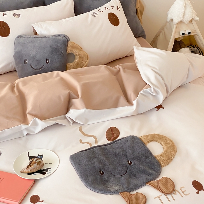 91家纺网 家纺一手货源 找家纺 朗莎家纺 2024新款卡通系列磨毛五件套 咖富即贵