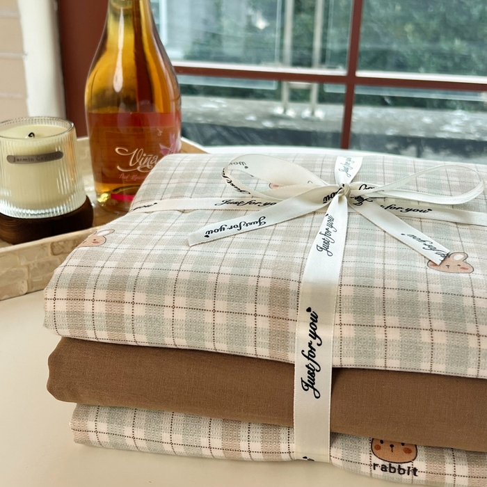 91家纺网 家纺一手货源 找家纺 一比一家纺 2025新款全棉母婴级抗菌有氧全棉双层纱亲肤全棉小清新印花三件套四件套 极简主义