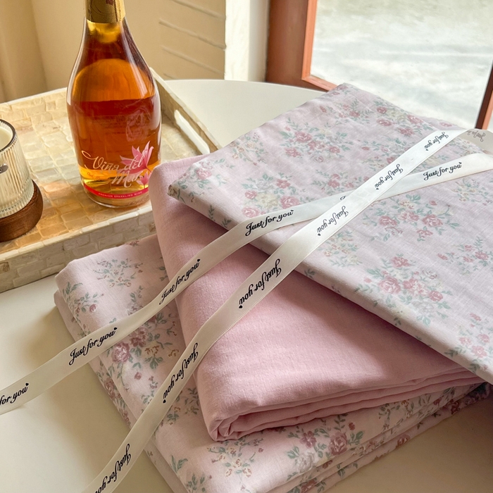 91家纺网 家纺一手货源 找家纺 一比一家纺 2025新款全棉母婴级抗菌有氧全棉双层纱亲肤全棉小清新印花三件套四件套 丽莎