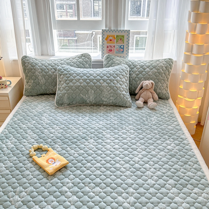 91家纺网 家纺一手货源 找家纺 慕尚家纺 2025牛奶绒床盖床褥被套三件套四件套 床垫-生态叶