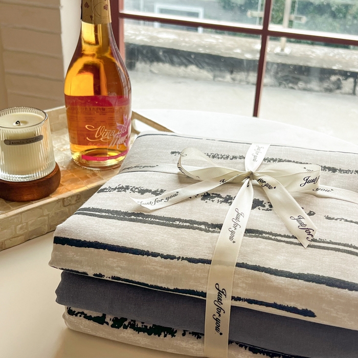 91家纺网 家纺一手货源 找家纺 一比一家纺 2025新款全棉母婴级抗菌有氧全棉双层纱亲肤全棉小清新印花三件套四件套 凯伦