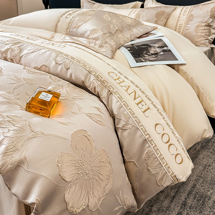 91家纺网 家纺一手货源 找家纺 （总）宅家居 2024新款轻奢拼接亲肤精梳棉磨毛浮雕刺绣四件套-珍妮花房