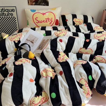 91家纺网 家纺一手货源 找家纺 （总）桃喜 2024新款多巴胺牛奶绒甜酷时尚混搭系列四件套