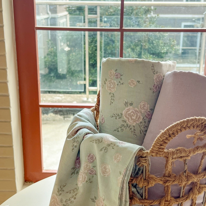 91家纺网 家纺一手货源 找家纺 一比一家纺 2025新款全棉母婴级抗菌有氧全棉双层纱亲肤全棉小清新印花三件套四件套 木槿-紫