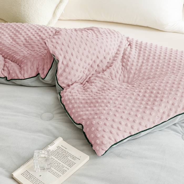 91家纺网 家纺一手货源 找家纺 凉百百 2024新款豆豆绒被芯系列 粉