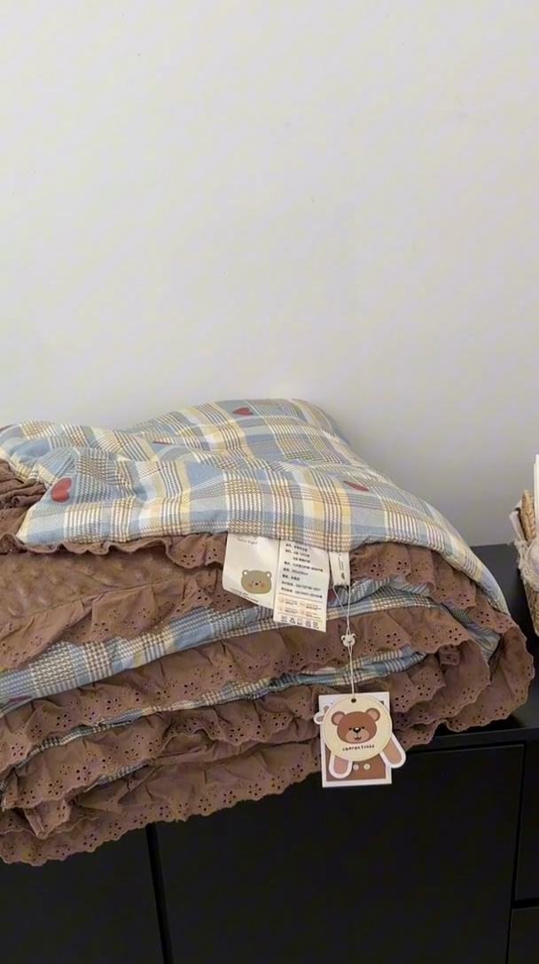 91家纺网 家纺一手货源 找家纺 佰织鑫家居 2024新款全棉法式花边懒人豆豆被 莱恩