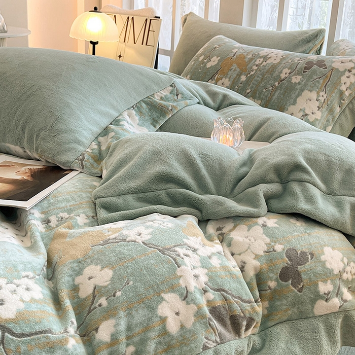 91家纺网 家纺一手货源 找家纺  秋冬9斤重加厚保暖牛奶绒四件套刺绣数码宝宝绒被套床单床笠床上用品 塞尔纳-仙踪绿