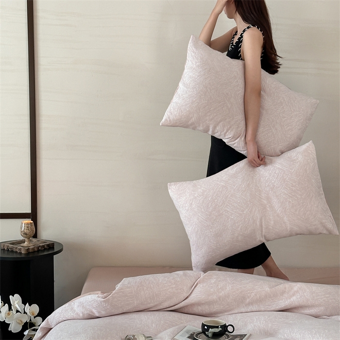 91家纺网 家纺一手货源 找家纺 梦享生活家居 2024新款色织三层提花墨尔本系列四件套 墨尔本粉