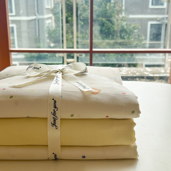 91家纺网 家纺一手货源 找家纺 一比一家纺 2025新款全棉母婴级抗菌有氧全棉双层纱亲肤全棉小清新印花三件套四件套 奶油派