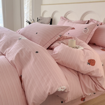 91家纺网 家纺一手货源 找家纺 铭成 2024新款全棉生态喷气加厚磨毛四件套草莓果冻-粉