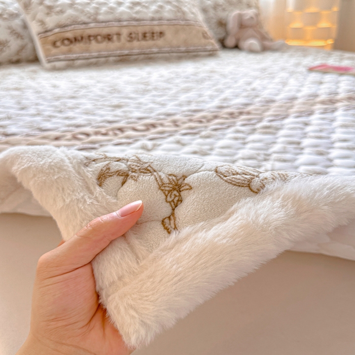 91家纺网 家纺一手货源 找家纺 慕尚家纺 2025牛奶绒床盖床褥被套三件套四件套 床垫-安逸