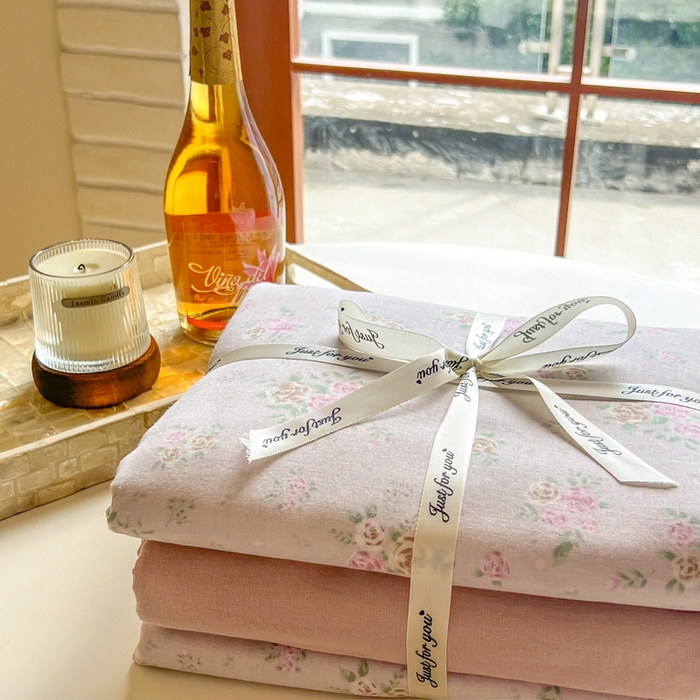 91家纺网 家纺一手货源 找家纺 一比一家纺 2026新款全棉母婴级抗菌有氧全棉双层纱亲肤全棉小清新印花三件套四件套 半岛红茶