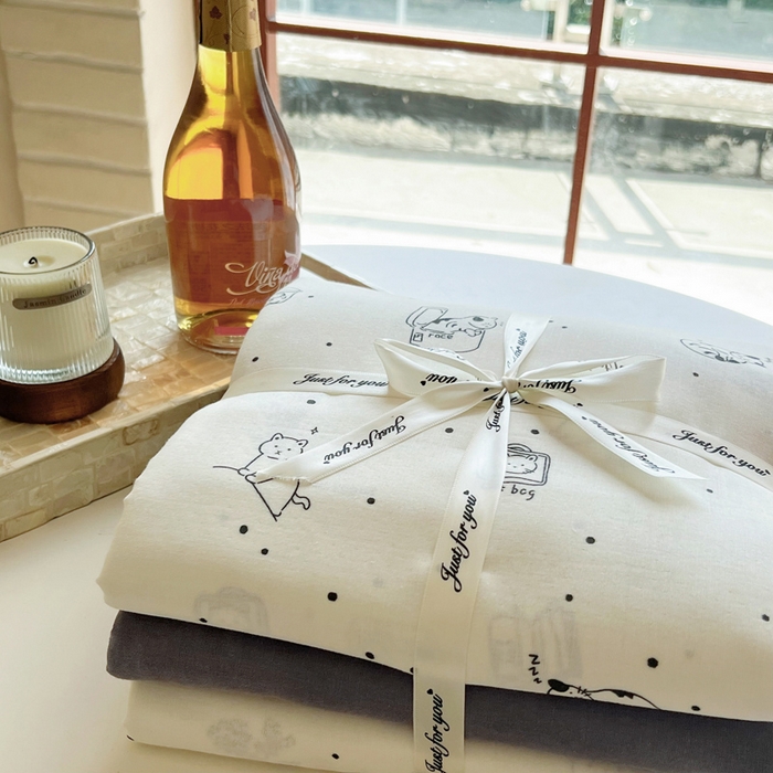 91家纺网 家纺一手货源 找家纺 一比一家纺 2025新款全棉母婴级抗菌有氧全棉双层纱亲肤全棉小清新印花三件套四件套 幻想猫