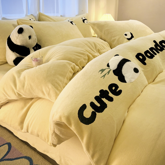 91家纺网 家纺一手货源 找家纺 葡萄家 2024新款卡通牛奶绒毛巾绣可爱熊猫保暖四件套提供买家秀 萌宝牛奶绒-黄