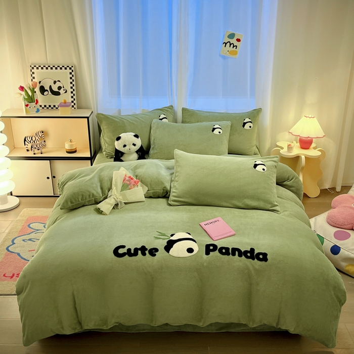 91家纺网 家纺一手货源 找家纺 葡萄家 2024新款卡通牛奶绒毛巾绣可爱熊猫保暖四件套提供买家秀 萌宝牛奶绒-绿