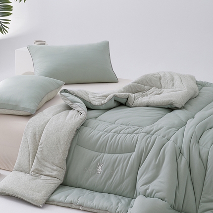 91家纺网 家纺一手货源 找家纺 （总）CINNY馨宜 可水洗专利 懒人春秋被 竹纤维针织大豆被冬被