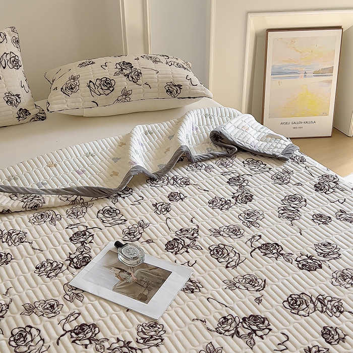 91家纺网 家纺一手货源 找家纺 美梦家纺 2024新款牛奶绒简单款夹棉床盖四件套 米雅