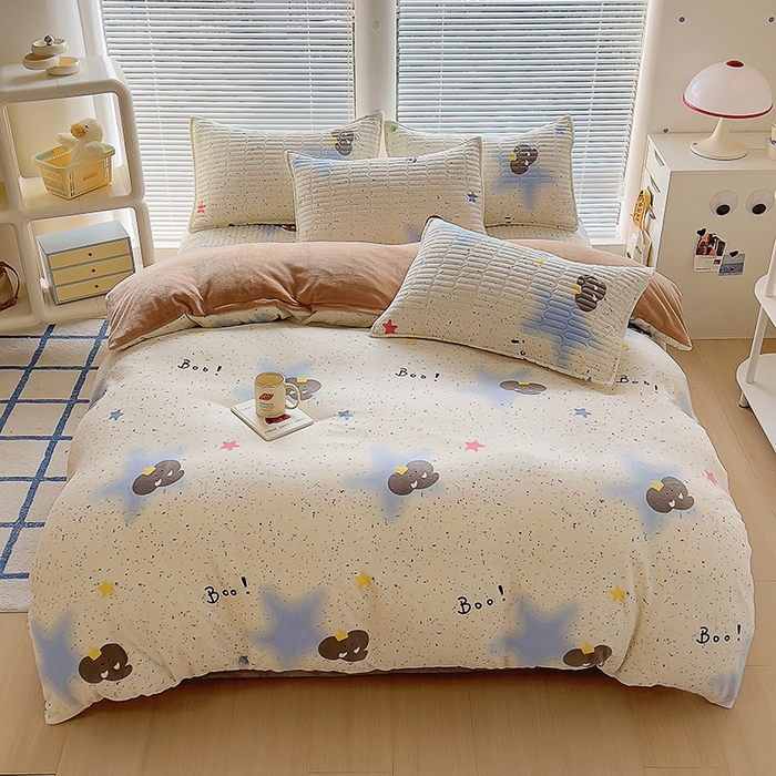 91家纺网 家纺一手货源 找家纺 美梦家纺 2024新款牛奶绒简单款夹棉床盖四件套 象先生蓝