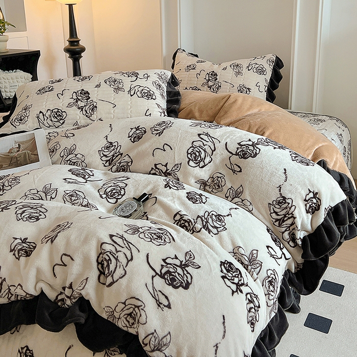 91家纺网 家纺一手货源 找家纺 （总）美梦家纺 2024新款牛奶绒花边款夹棉床盖三件套