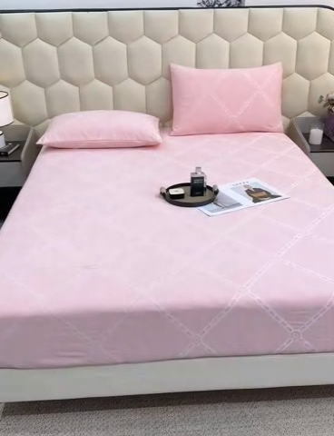 91家纺网 家纺一手货源 找家纺 太阳树家纺 2025新款A类雪尼尔提花绒床笠 安东尼-粉