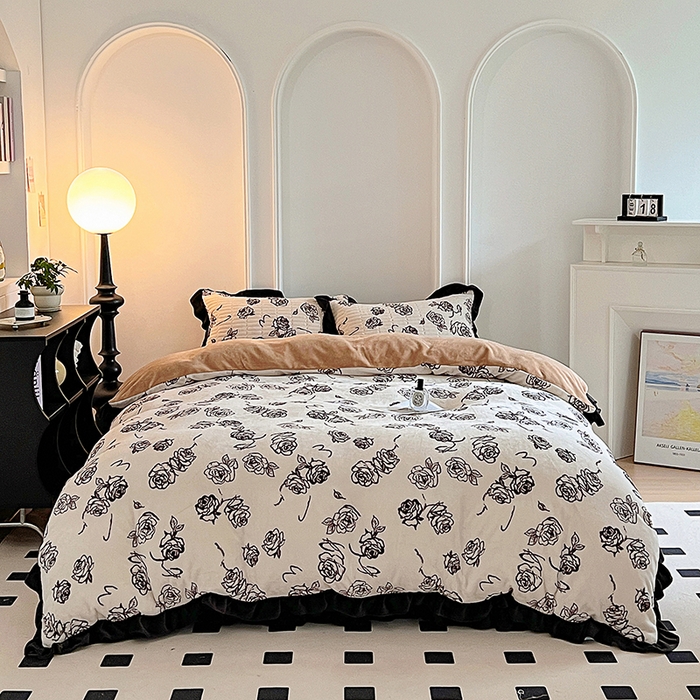 91家纺网 家纺一手货源 找家纺 （总）美梦家纺 2024新款牛奶绒花边款夹棉床盖三件套