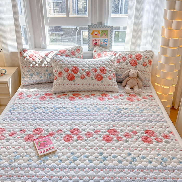 91家纺网 家纺一手货源 找家纺 慕尚家纺 2025牛奶绒床盖床褥被套三件套四件套 床垫-花美