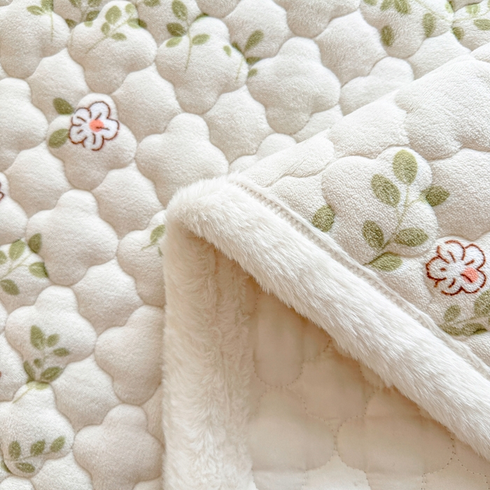 91家纺网 家纺一手货源 找家纺 慕尚家纺 2025牛奶绒床盖床褥被套三件套四件套 床垫-花园兔