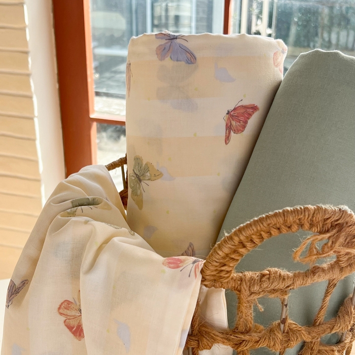 91家纺网 家纺一手货源 找家纺 一比一家纺 2025新款全棉母婴级抗菌有氧全棉双层纱亲肤全棉小清新印花三件套四件套 蝶舞