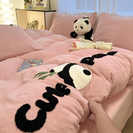 葡萄家 2024新款卡通牛奶绒毛巾绣可爱熊猫保暖四件套提供买家秀 萌宝牛奶绒-粉